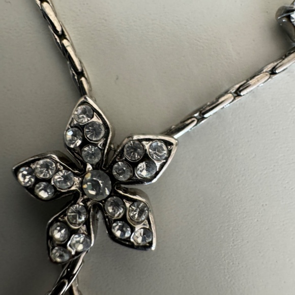 Beautiful Rhinestone and Silver Plated Floral Necklace - Picture 5 of 5